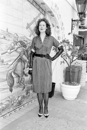 Sigourney Weaver - BW Photo Shoot 1983