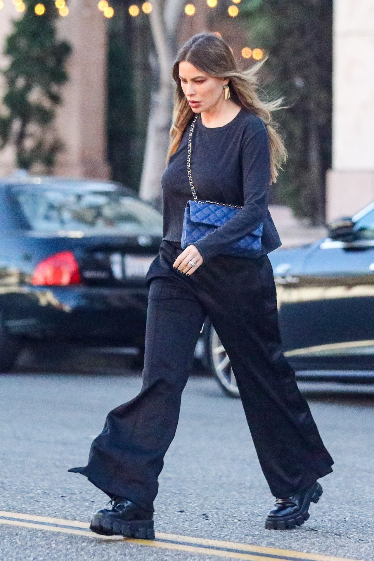 Sofia Vergara in a Black Outfit With a Blue Chanel Handbag - Shopping in  Century City 10/26/2022 • CelebMafia