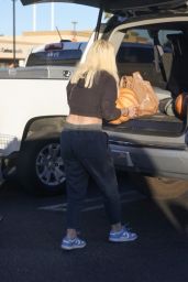 Tori Spelling at Ralphs in Woodland Hills 10/25/2022