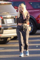 Tori Spelling at Ralphs in Woodland Hills 10/25/2022