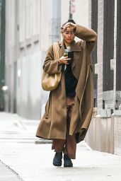 Zoe Kravitz - Out in New York City 10/04/2022