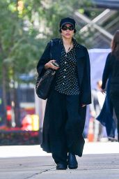 Zoe Kravitz - Out in New York City 10/10/2022