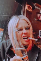 Avril Lavigne 11/14/2022