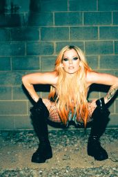 Avril Lavigne – Photo Shoot for INLOVE Magazine Winter 2023