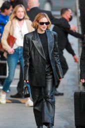 Carey Mulligan in an All-Black Leather Outfit in Hollywood 11/21/2022