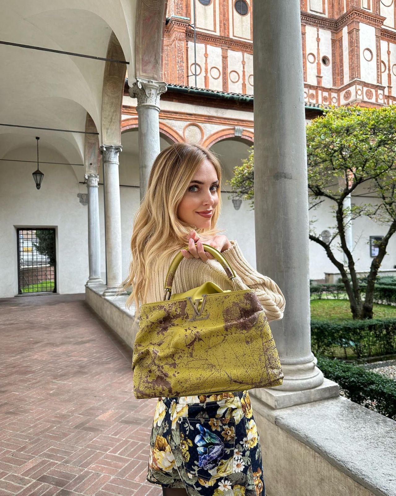 Chiara Ferragni ✨ on Instagram: Look of the day wearing the new @ LouisVuitton Capucines bag 💛 It's a limited edition t…
