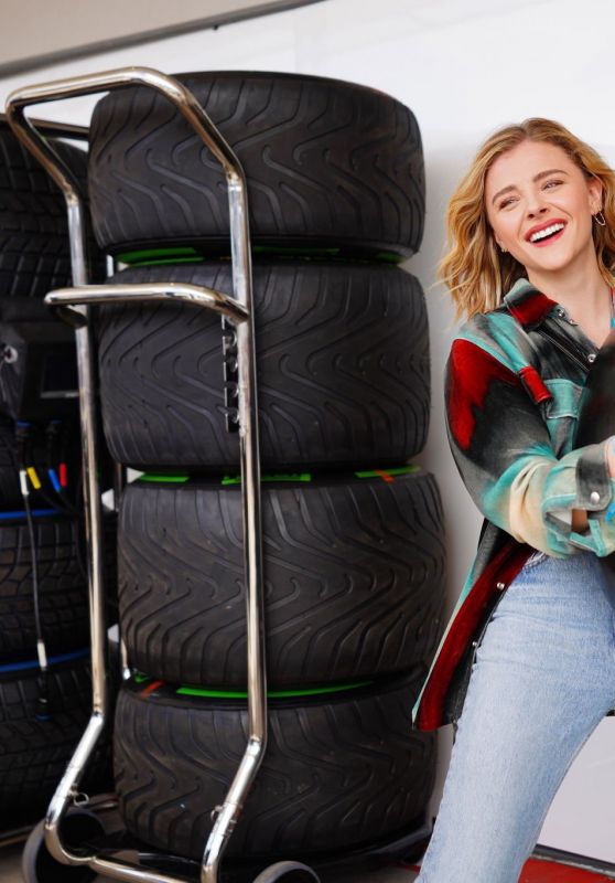 October 22, 2022, Austin, Texas, USA: American actress CHLOE GRACE MORETZ  relaxing in the F1 paddock at Circuit of the Americas. (Credit Image: ©  Hoss McBain/ZUMA Press Wire Stock Photo - Alamy