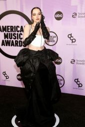 Dove Cameron   American Music Awards 2022   - 21