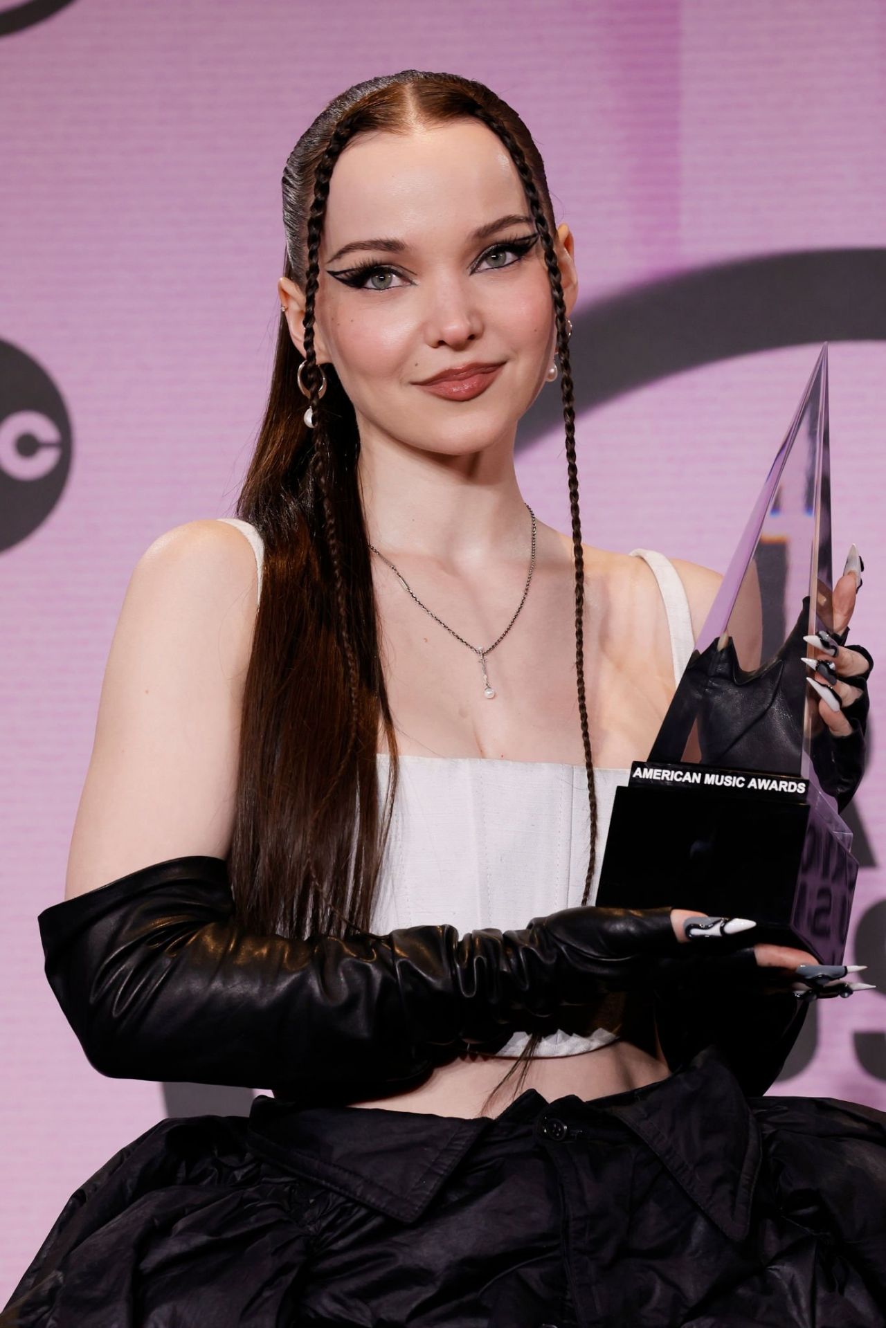 Dove Cameron American Music Awards 2022 • CelebMafia