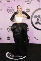 Dove Cameron   American Music Awards 2022   - 6