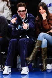 Emily Ratajkowski and Pete Davidson - Grizzlies vs Knicks at Madison Square Garden in New York 11/27/2022
