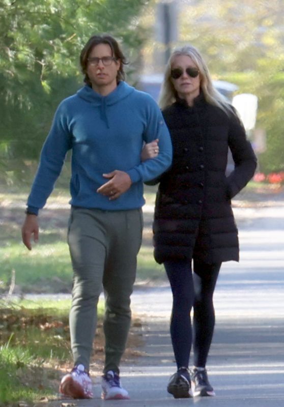 Gwyneth Paltrow - Thanksgiving Day in The Hamptons, New York 11/24/2022