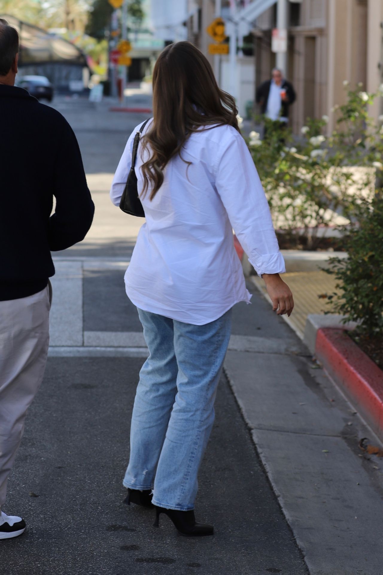 Hailie Jade Scott - Out in Beverly Hills 11/04/2022 • CelebMafia