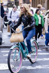 Heather Graham - Bike Ride in New York 10/30/2022