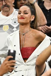 Izabel Goulart   Watches The World Cup Match Between Spain vs Germany 11 27 2022   - 2