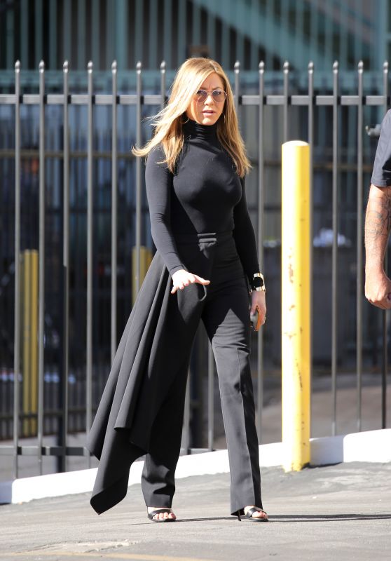 Jennifer Aniston - "The Morning Show" Set in Los Angeles 11/16/2022
