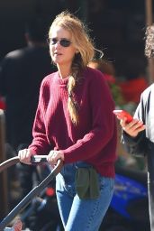 Jennifer Lawrence   Out in Manhattan 10 30 2022   - 65