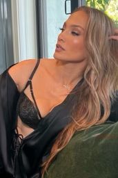 Jennifer Lopez Outfit 11/01/2022