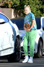 JoJo Siwa and Avery Cyrus   Head to a Birthday Party in LA 11 13 2022   - 72