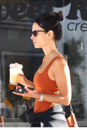 Jordana Brewster   Outside a Gym in Brentwood 10 31 2022   - 41