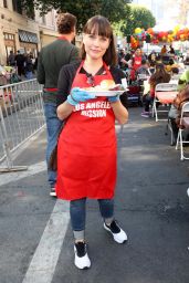 Julie Ann Emery - Thanksgiving Dinner To The Unhoused Community Of Los Angeles at Los Angeles Mission 11/23/2022