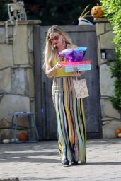 Kate Hudson in a Colorful Long Striped Skirt and a Yellow Top   Brentwood 10 31 2022   - 40
