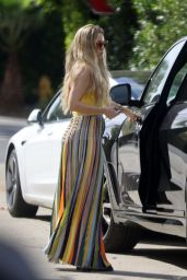 Kate Hudson in a Colorful Long Striped Skirt and a Yellow Top   Brentwood 10 31 2022   - 1