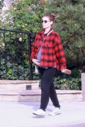Kate Mara - Out in Los Angeles 11/01/2022