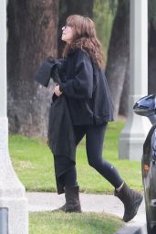 Katey Sagal in All Black and UGG Boots - Los Angeles 11/28/2022