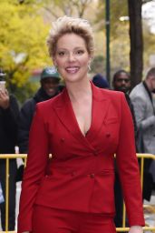 Katherine Heigl Wears a Red Pantsuit With a Matching Tote   New York 11 28 2022   - 30