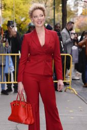 Katherine Heigl Wears a Red Pantsuit With a Matching Tote   New York 11 28 2022   - 8