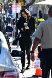 Katherine Schwarzenegger - Out in Pacific Palisades 11/12/2022