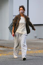 Katie Holmes in Comfy Outfit in NYC 11/04/2022