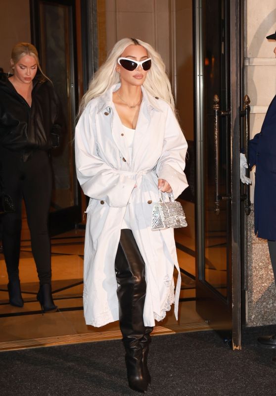 Kim Kardashian at Zero Bond Restaurant in New York 11/01/2022 • CelebMafia