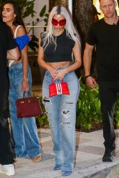 Kim Kardashian - Shopping in Miami 11/14/2022
