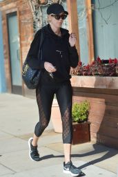 Kimberly Stewart - Out in Los Angeles 11/01/2022