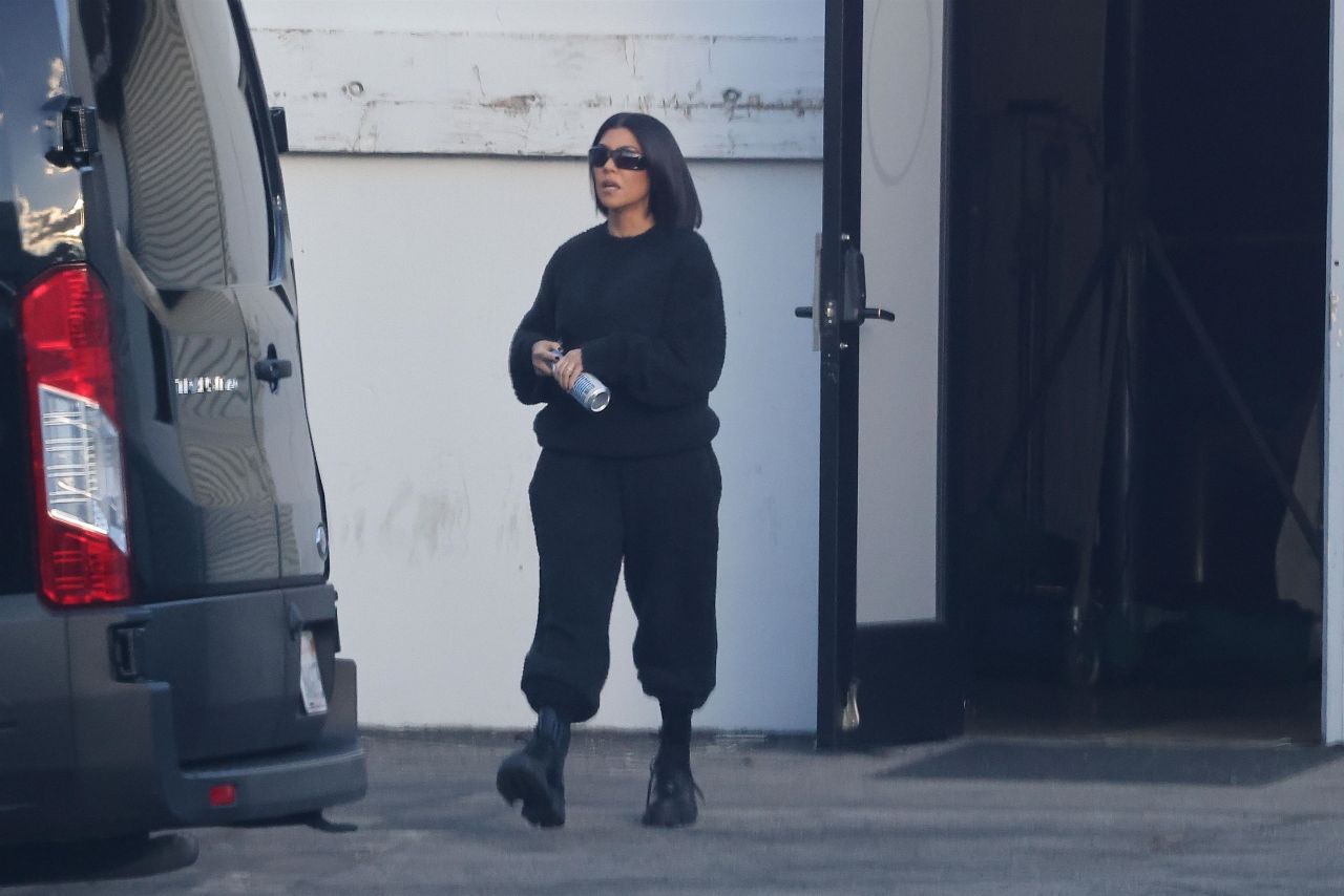 Kourtney Kardashian - Out in Los Angeles 11/09/2022 • CelebMafia