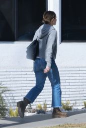 Kristen Bell in Casual Outfit in Los Feliz 11/21/2022