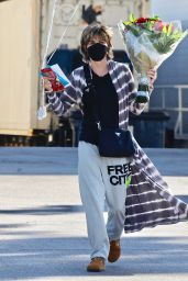 Lisa Rinna - Stops by a Ralphs Store in Studio City 10/30/2022