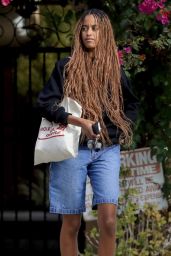 Malia Obama - Out in Brentwood 11/12/2022