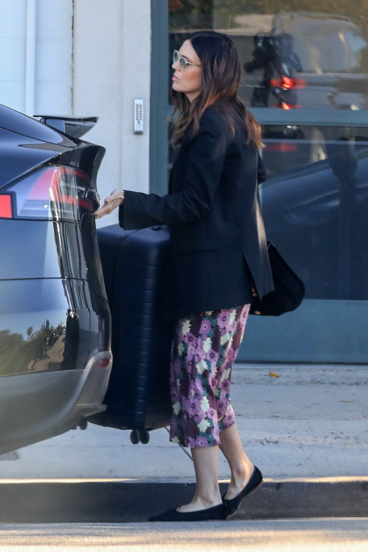 Mandy Moore - Out in Beverly Hills 11/22/2022 • CelebMafia