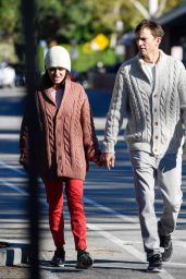 Mila Kunis and Ashton Kutcher   Stroll in Los Angeles 11 10 2022   - 74