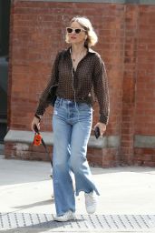 Naomi Watts Wears a Polka Dot Shirt and Bell Bottom Jeans - Manhattan’s West Village Area 11/05/2022