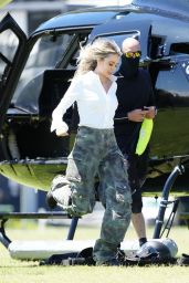 Olivia Attwood Boards a Helicopter - Gold Coast 11/04/2022