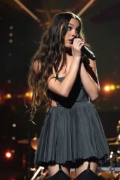 Olivia Rodrigo Performs Live at Rock and Roll Hall of Fame Induction Ceremony in LA 11/05/2022