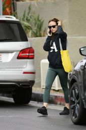 Olivia Wilde in Comfy Outfit in Los Angeles 11/08/2022