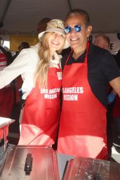 Patricia Villaraigosa – Thanksgiving Dinner To The Unhoused Community Of Los Angeles at Los Angeles Mission 11/23/2022