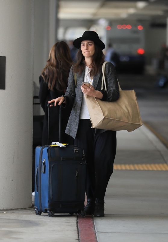 Sara Bareilles - Out in Los Angeles 11/04/2022
