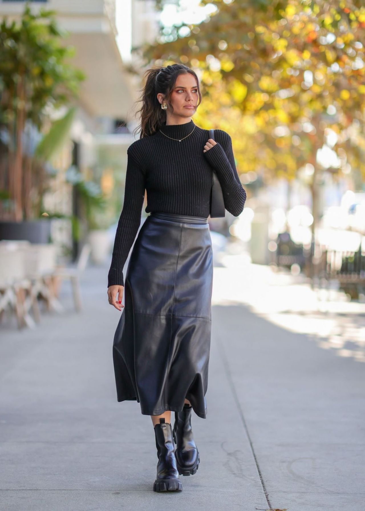 Sara Sampaio Out In Los Angeles 11 03 2022 CelebMafia