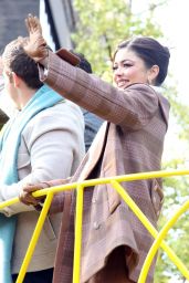 Sarah Hyland at the 96th Macy s Thanksgiving Day Parade in New York 11 24 2022   - 14